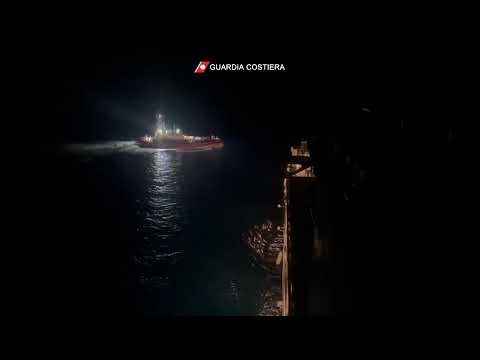 Quasi 1.500 persone salvate in poche ore. Vertice sui migranti a Bruxelles Quasi 1.500 persone salvate in poche ore. Vertice sui migranti a Bruxelles