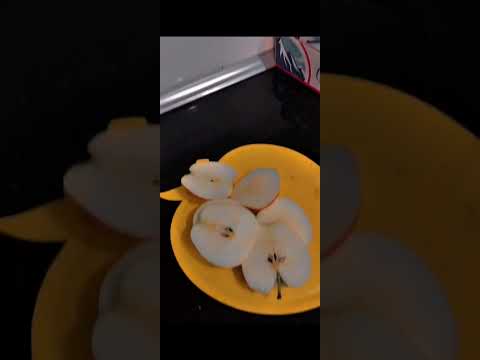 Сладкий и полезный 😁😋#shorts#yummy#apple