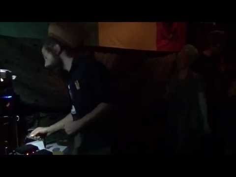 Jah Roots HiFi Soundsystem playing inna Hamburg (03.05.2014) feat. Sista Sherin