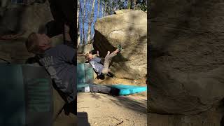 Video thumbnail de Problem 1 (Bloc del camí), 6c. Santa Fe del Montseny