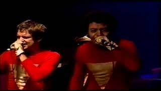 2 Skinnee J&#39;s &quot;Riot Nrrrd&quot; (Live on HBO Reverb, The Electric Factory, Philadelphia, PA, 1999)