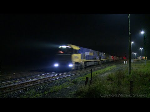 6MP5 Pacific National Container Freight Train At Night (12/5/2023) - PoathTV Australian Railways