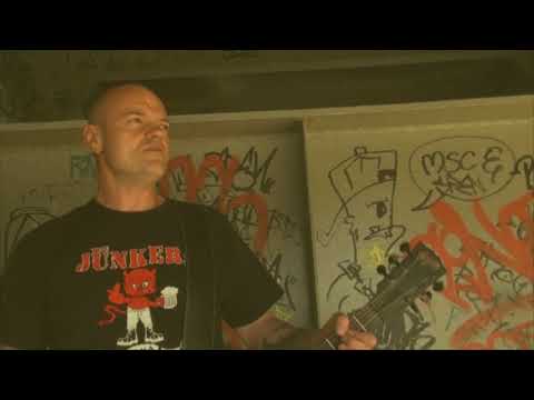 The Junkers feat. Tim Steinfort - Skinhead is my name Official Video