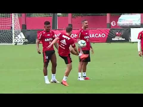 Veja o que Everton Ribeiro fez no treino do Flamengo