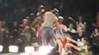 Tim Mcgraw BBQ Stain in concert live United Center Chicago