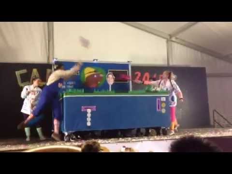 download lagu mp3 mp4 Disfraces Sevilla, download lagu Disfraces Sevilla gratis, unduh video klip Disfraces Sevilla