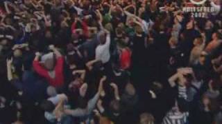Download lagu Raining Blood Hell Awaits - Slayer live Hultsfred 2002 mp3