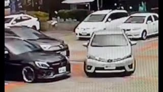 停車場車禍