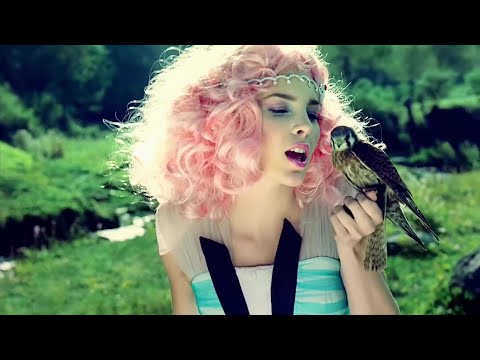 Belinda - Amor Transgenico (Official Music Video)