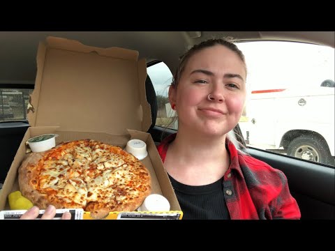 Papa John's Buffalo Chicken Pizza Review!🍕