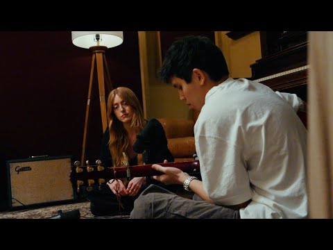 Clinton Kane - HEARTBEAT FOR A HOME feat. Elina (Live)