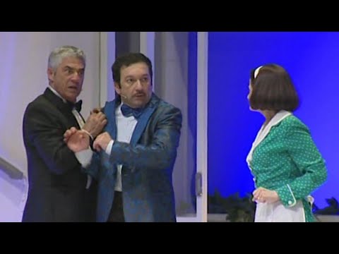 Biagio Izzo - Un tè per tre (2010)