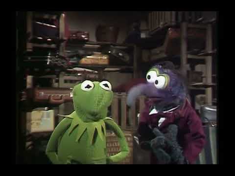 The Muppet Show - 308: Loretta Lynn - Backstage #1 (1978)