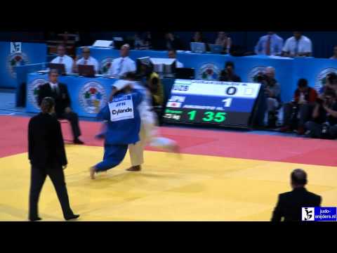 Judo 2011 World Championships Paris: Jurakobilov (UZB) - Akimoto (JPN) [-73kg] bronze