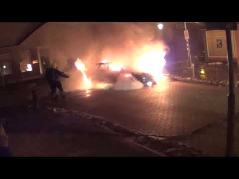 Auto uitgebrand op de Emmikhovensestraat in Waalwijk