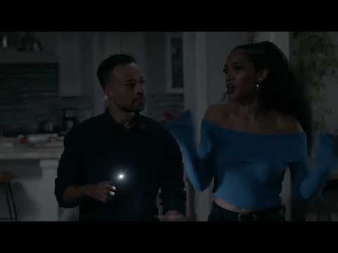 All American S5XE09 - Olivia sees Spencer in the mirror as she speaks with Noah😬😓