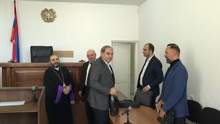 Փաստաբանը միջնորդել է, որ Մկրտիչ Սրբազանին թույլ տան այցելել պատարագի