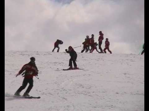 Forse a causa di un mal di schiena lato destro delladdome Il ginocchio era gonfio e mal piegate