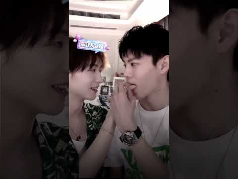 she knows😶🔥#couple #tiktok #liucong #chenlv #douyin #boylove #china #cute