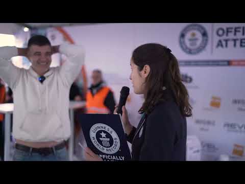 Firmé 11.088 LIBROS en 12 HORAS y conseguí el Guinness WORLD Records 😏 | Eloy Moreno ft. REVEL