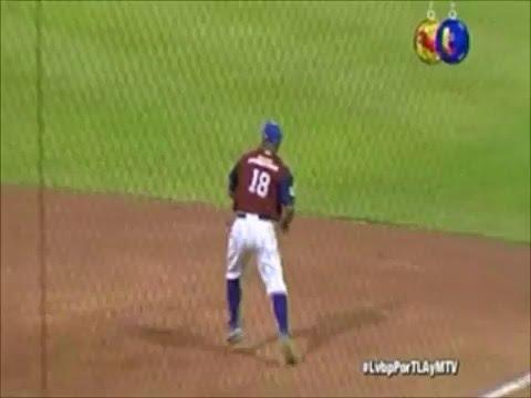 Gran jugada de César Suárez | Tiburones de La Guaira | LVBP 2015-2016