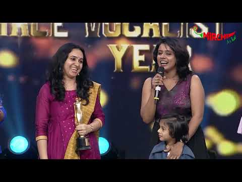 Sithara Krishnakumar singing Kangal Neeya at Mirchi Music Awards