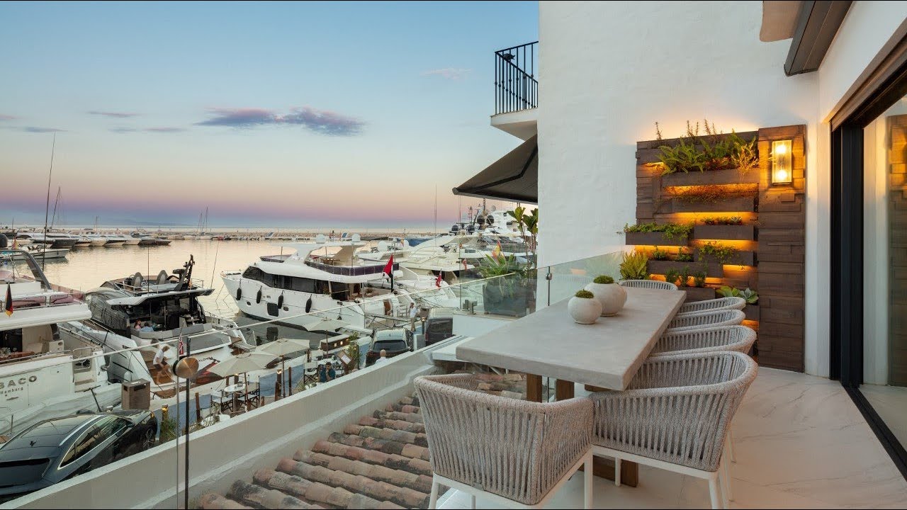 Apartment for sale in Puerto Banus, Marbella