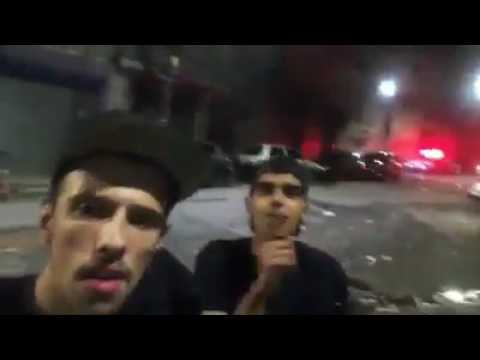 Cantando Rap em Baile Funk