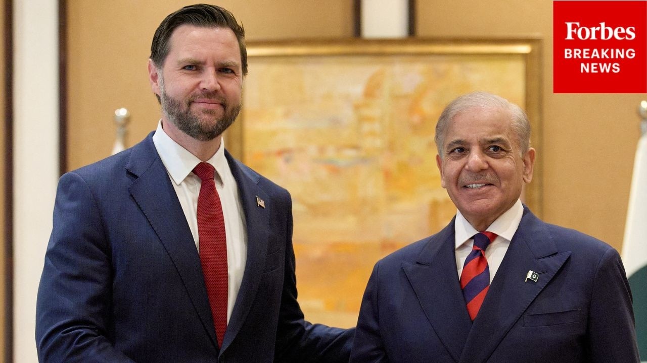 Video | BREAKING: Iran Talks Progressing Well' Pakistani Official Reportedly Says—As US Ships Transit Strait