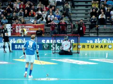 Penalty: Mika Kohonen vs. Daniel Ramsin WFC 2008 final match Sweden - Finland
