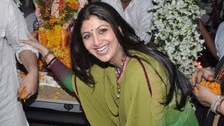 MUST WATCH: Shilpa Shetty Dances Energetically in Ganesh Visarjan