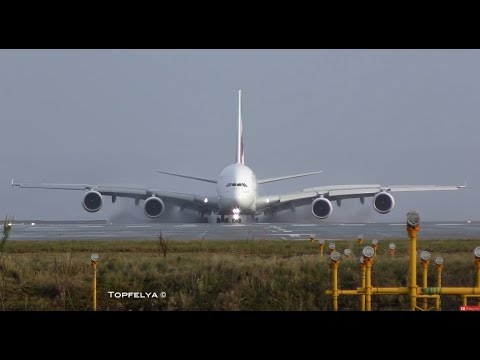 Airbus a380 landing This Is What Professionals pilots Do on wet runway