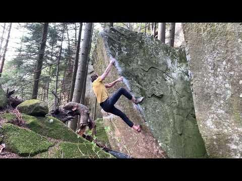 Primăvara. FA. Vintileasca Bouldering