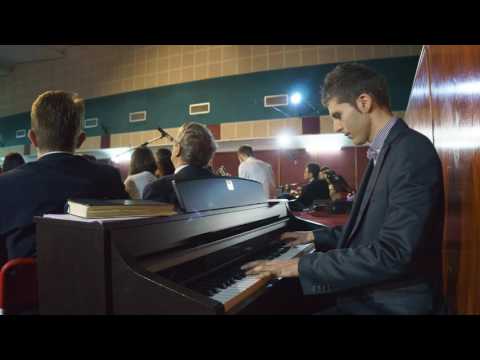 Sfant minunat si puternic ( Wonderful Merciful Savior ) - piano Dragos