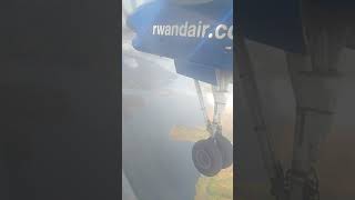 preview picture of video 'Landing in Kamembe, Rwanda'