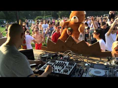 Captain Knuckles @ CityMatiné S04E04 - The Toy Story 2015