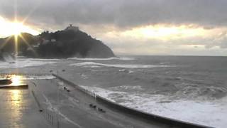 Olas en Donostia-San Sebastian. 2010. Delorean - Stay Close (Sun Airway Remix)
