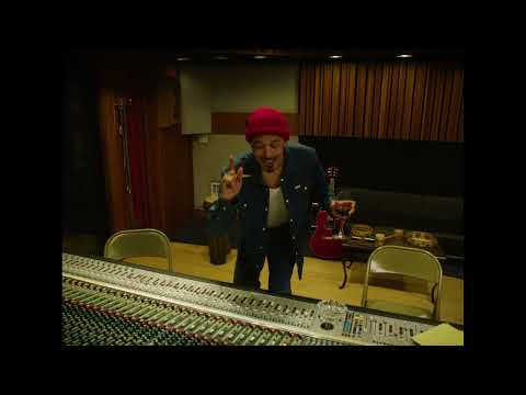 October London - Make Me Wanna (Official Visualizer)