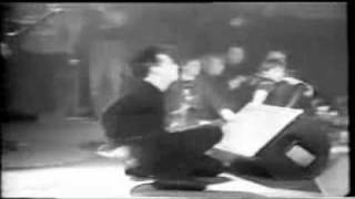 13. Discharge, The End - Stoke On Trent '83