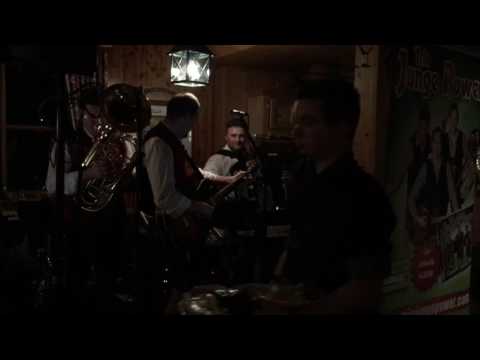 Trio Junge Power - Es klingt Musik