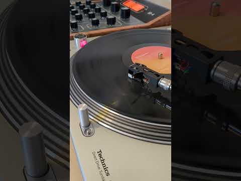 Michelle Weeks – A Purpose (Hudge Piano Bang Track) #housemusic  #deephouse #soulfulhouse #vinyl