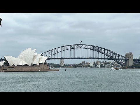 THE EAST COAST OF AUSTRALIA