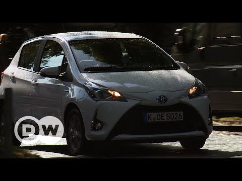 Sparsam: Toyota Yaris Hybrid | DW Deutsch