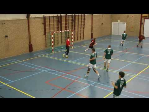 Bekerduel, Swift Helmond 2 - Olympia'89 heren 2 (22-27), goal Bram