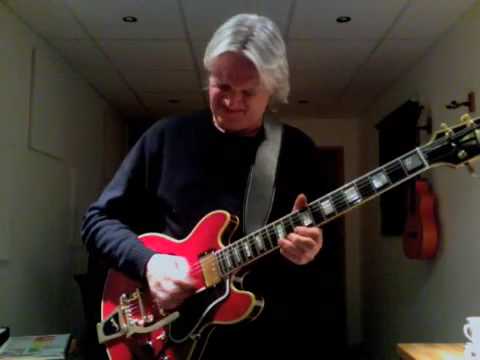 Pete Downes plays own tune on CS-356 through Cube 80x