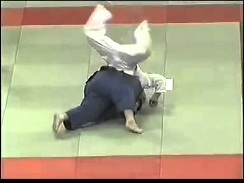 JUDO 2001 World Masters: Yasuyuki Muneta 棟田 康幸 (JPN) - Abdullo Tangriev (UZB)