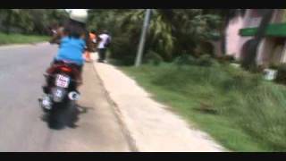 preview picture of video 'Riding Mopeds/Scooters around Varadero City'