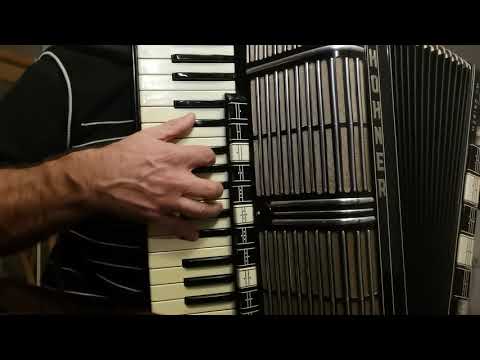 Cveteli so beli kostanji... #avsenik #slovenija #oberkrainer #BorisLah