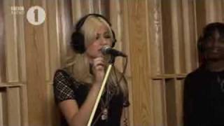 Pixie Lott - Cry Me Out (Live Lounge) [Video]