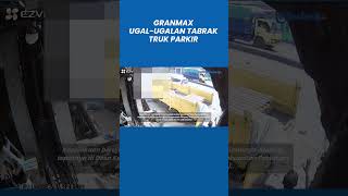 Download lagu Detik-detik Kecelakaan Gran Max Ugal-ugalan Tabrak Truk Parkir, 1 Meninggal mp3